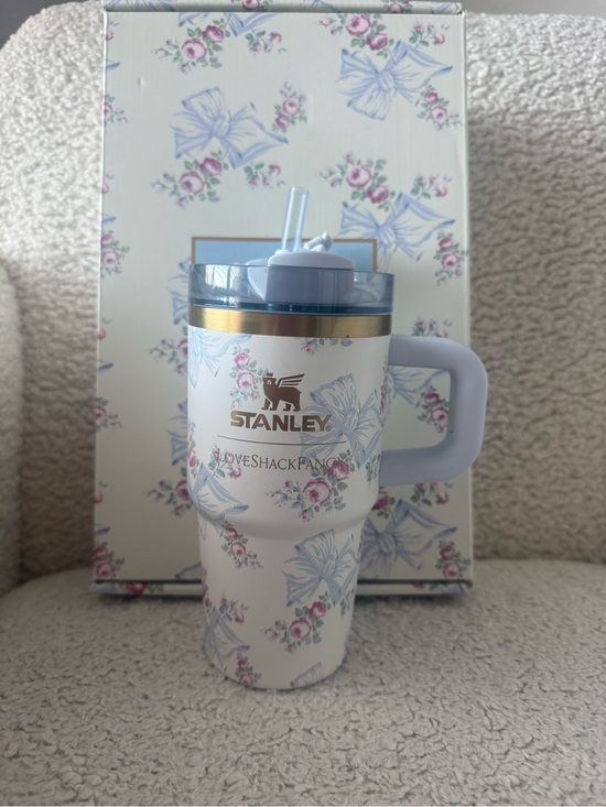 LoveShackFancy Other - Stanley LoveShackFancy quencher 20 oz limited edition sold out blue floral bows